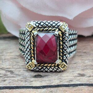 Retired Premier Designs MILAN Ring Size 8 Two Tone Silver & Gold Red Center Gift